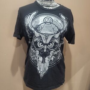 Black Owl With Pyramid Short Sleeve Tshirt M Unisex